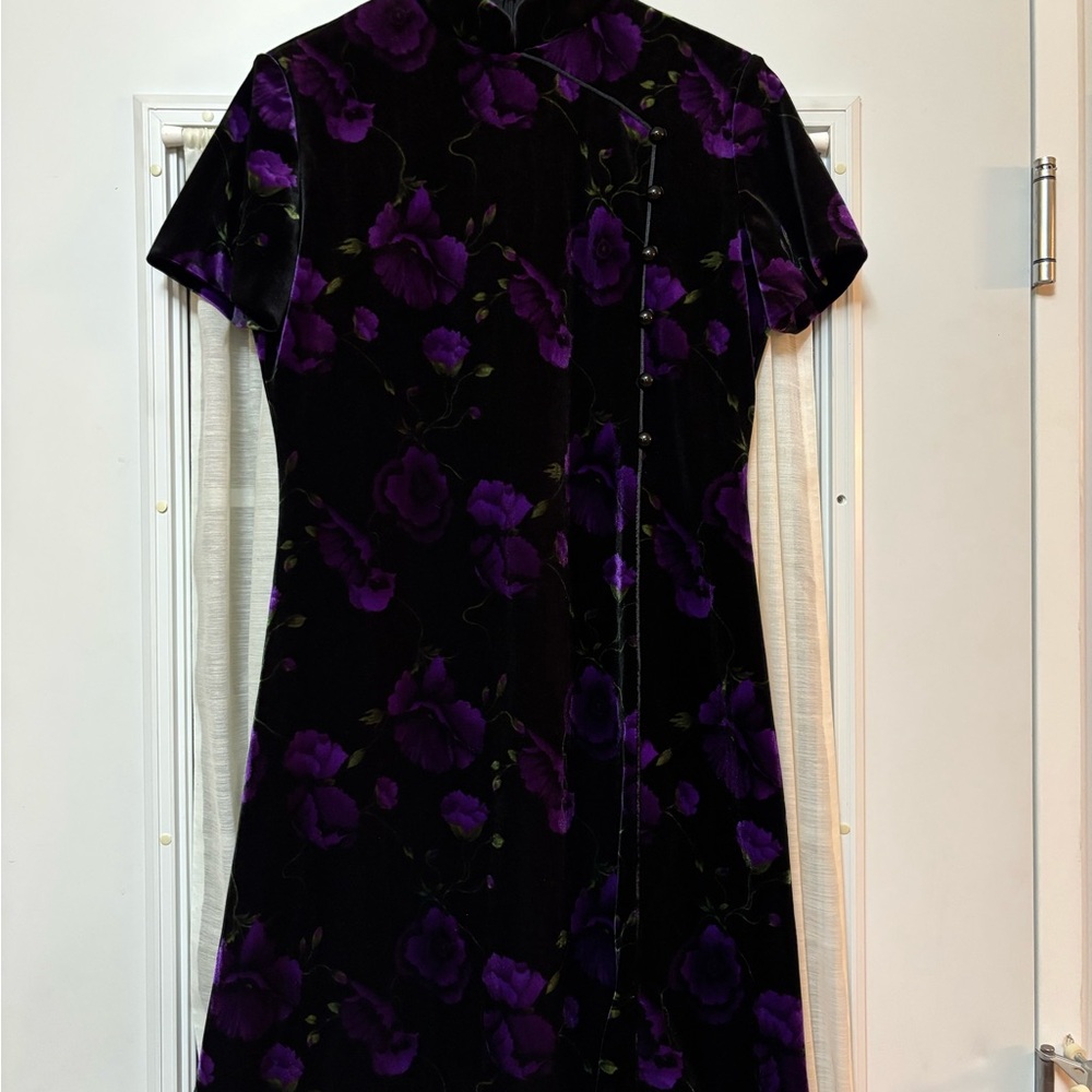 Evan Picone Black and Purple Floral Velvet Midi Dress Kimono Inspired